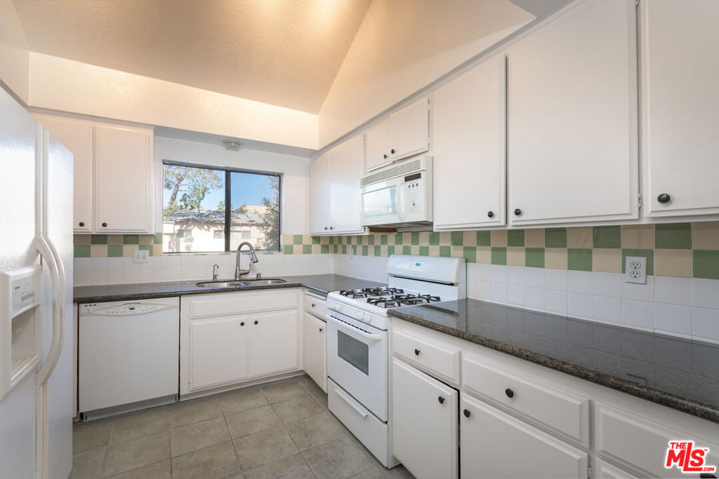 1914 11th Street - Photo 9