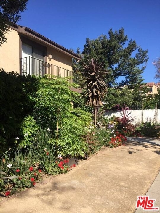 1914 11th Street - Photo 1