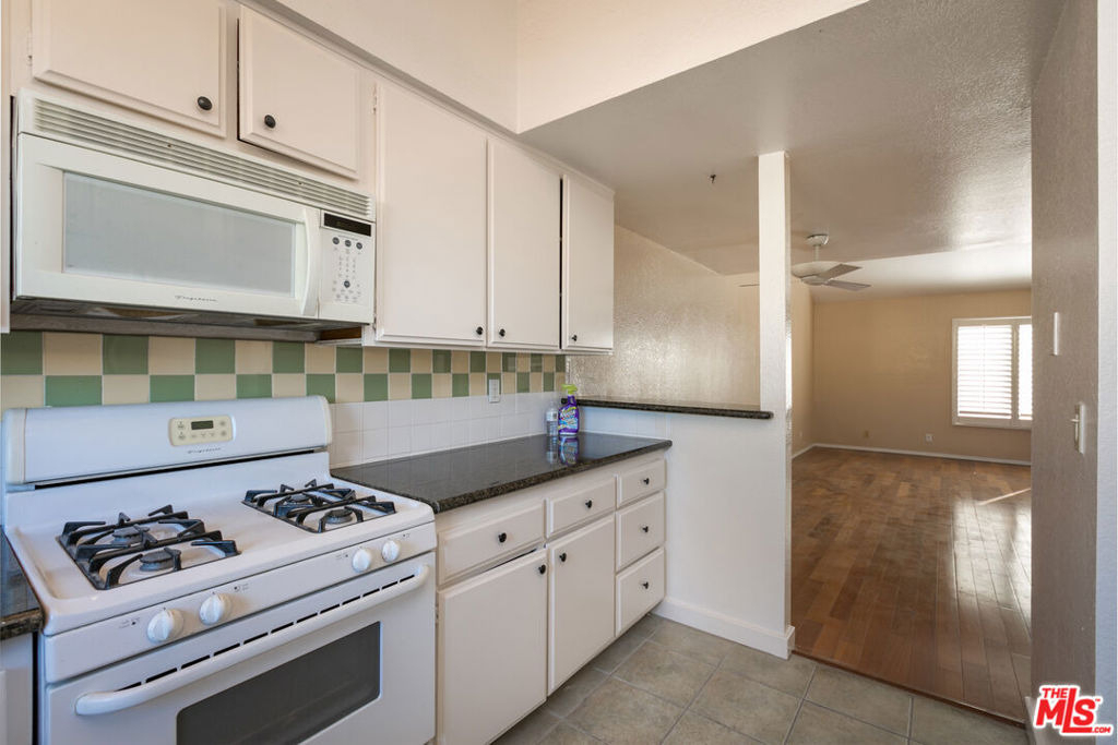 1914 11th Street - Photo 11