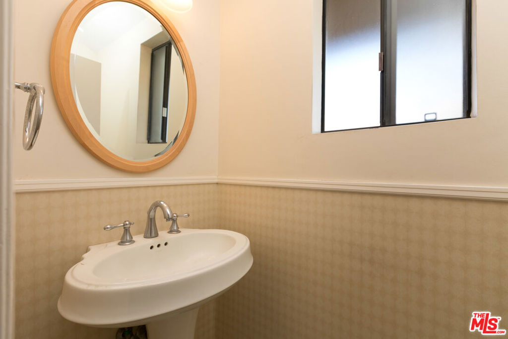 1914 11th Street - Photo 13