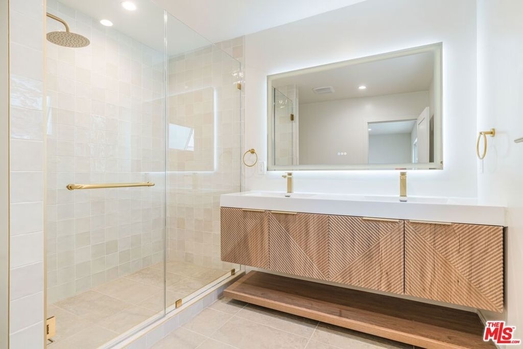 7964 Norton Avenue - Photo 14