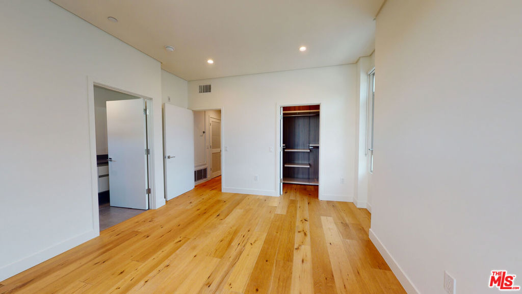 938 S Orange Grove Avenue - Photo 18