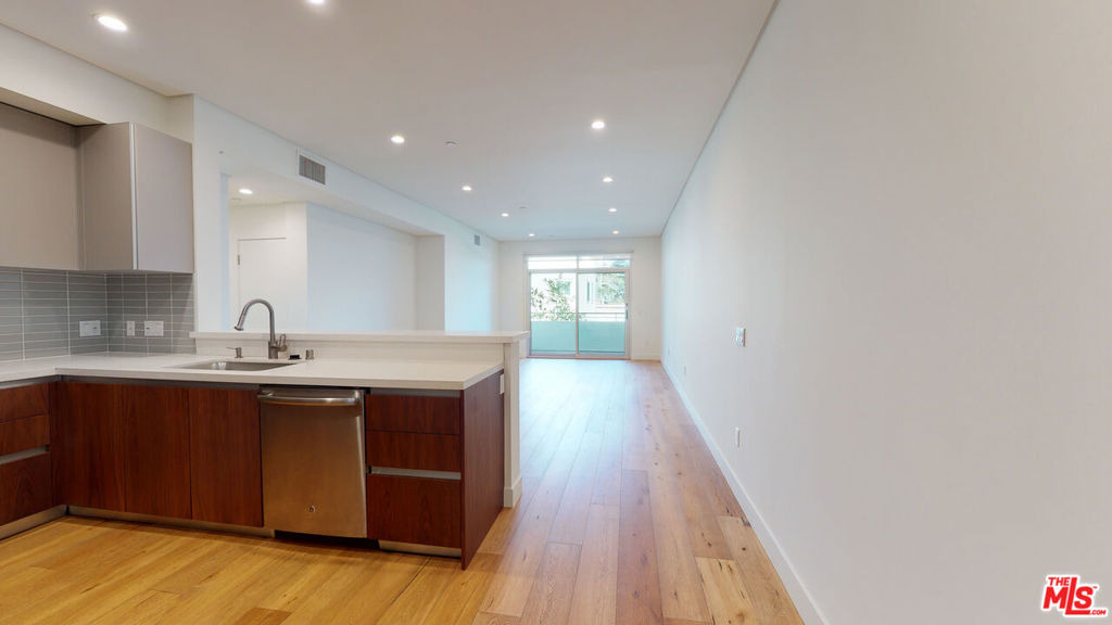 938 S Orange Grove Avenue - Photo 1