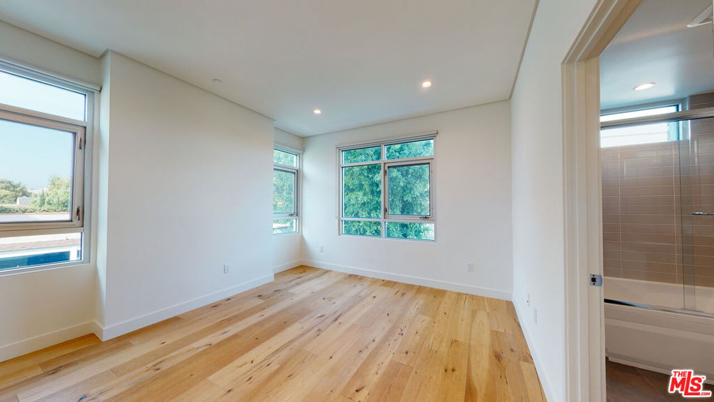 938 S Orange Grove Avenue - Photo 16