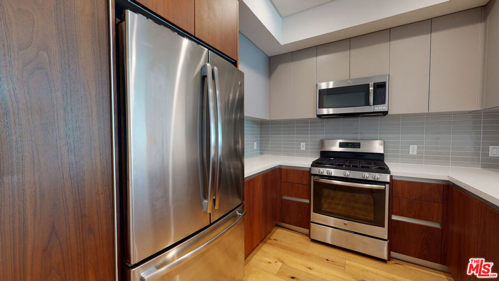 938 S Orange Grove Avenue - Photo 4