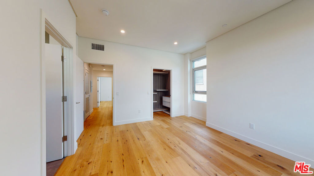938 S Orange Grove Avenue - Photo 17