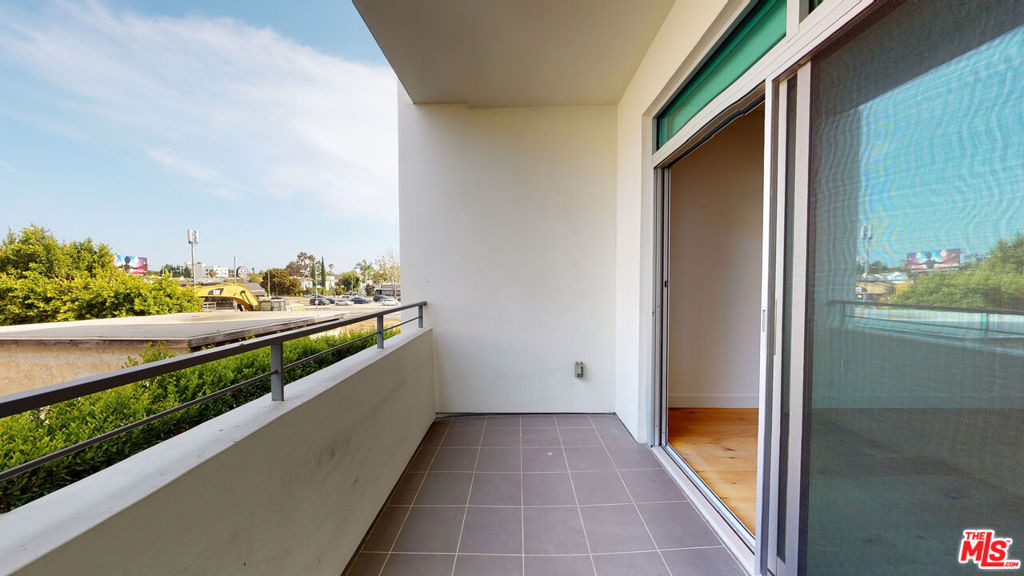 938 S Orange Grove Avenue - Photo 25