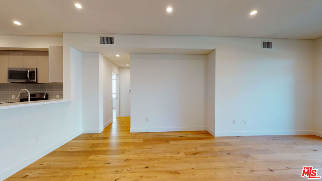 938 S Orange Grove Avenue - Photo 9