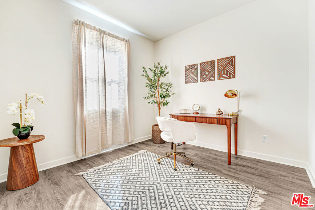 3945 Eagle Rock Boulevard - Photo 4