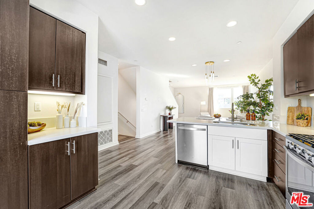 3945 Eagle Rock Boulevard - Photo 9