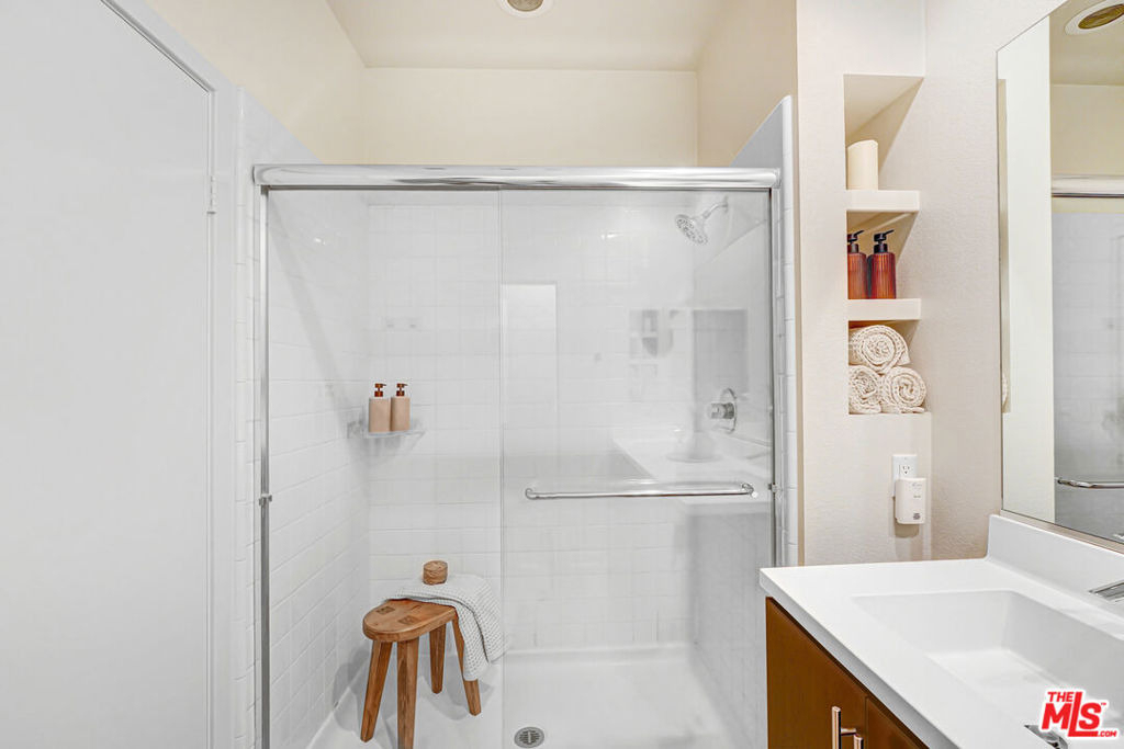 3945 Eagle Rock Boulevard - Photo 11