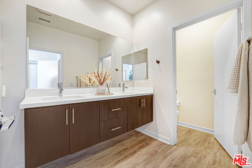 3945 Eagle Rock Boulevard - Photo 10