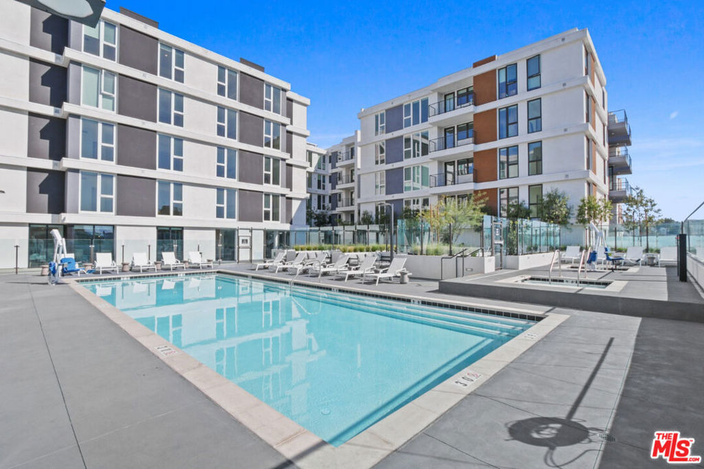 200 N Vermont Avenue - Photo 3