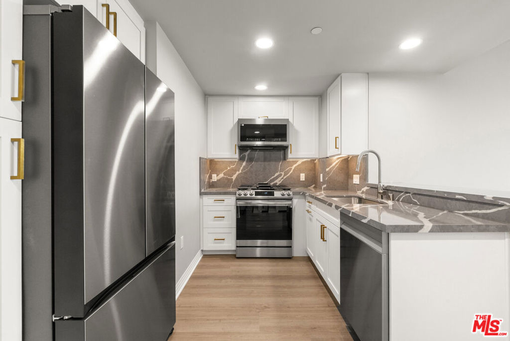 7428 Santa Monica Boulevard - Photo 6
