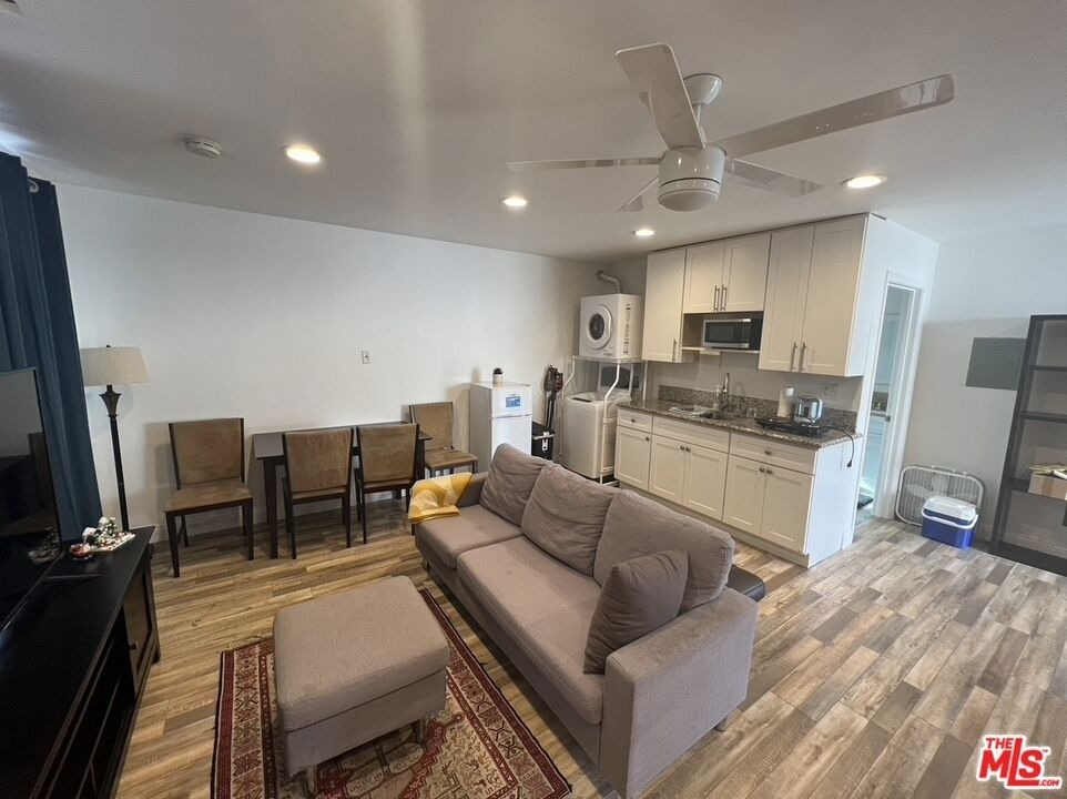 22602 Hatteras Street - Photo 3
