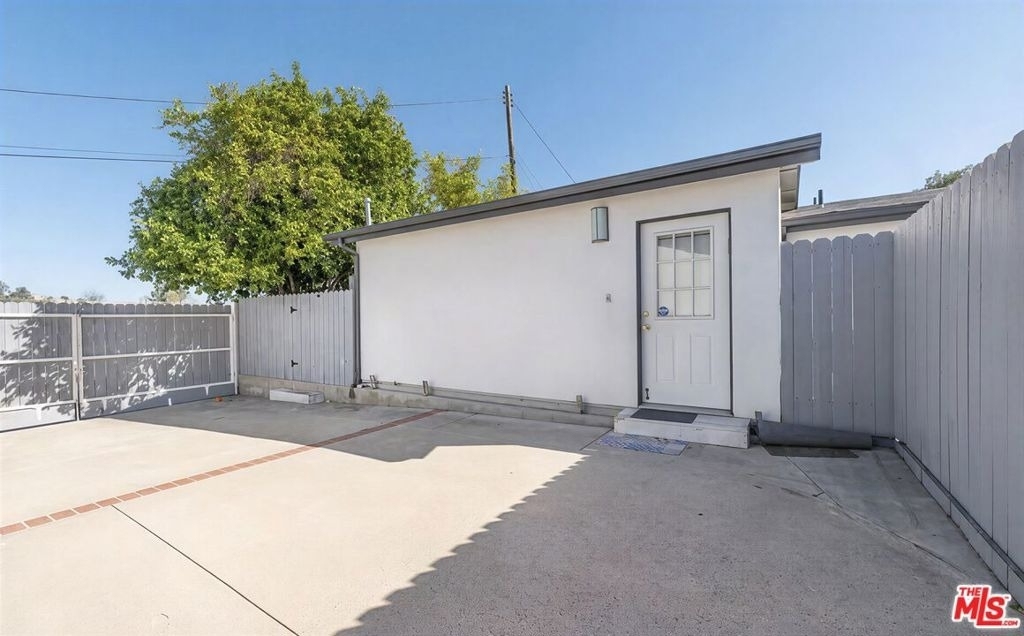 22602 Hatteras Street - Photo 1