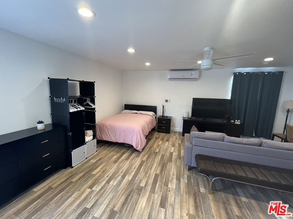 22602 Hatteras Street - Photo 4