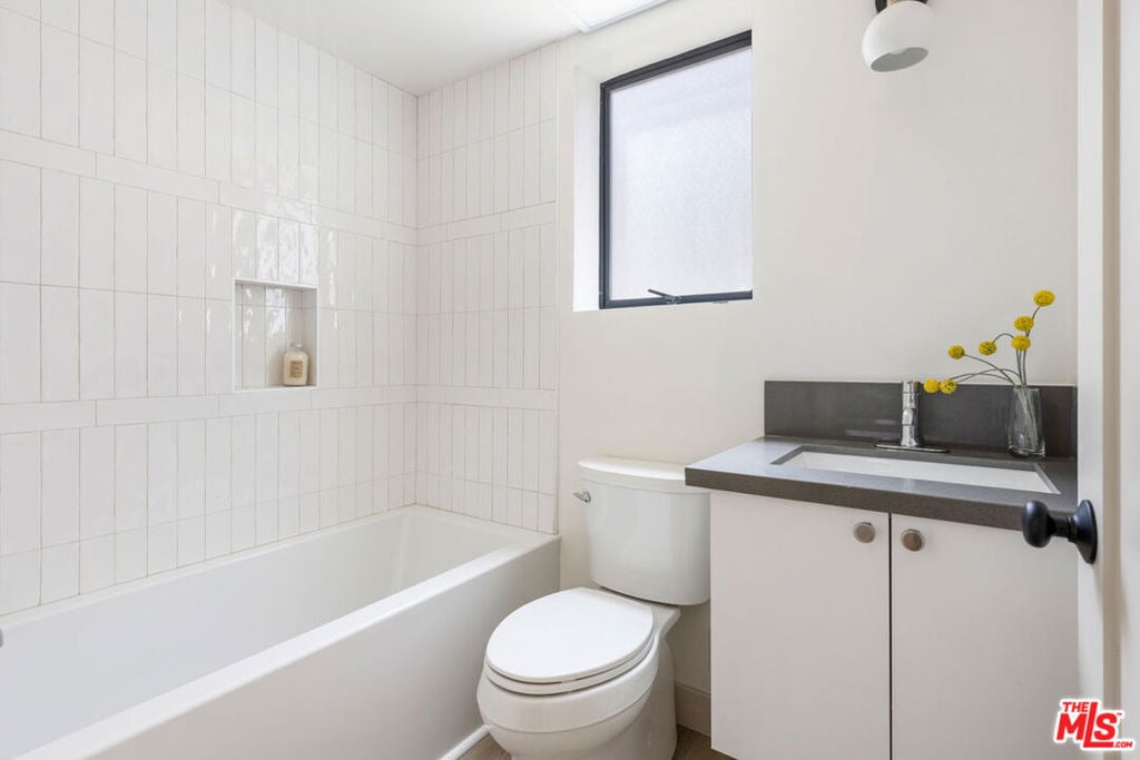 170 S Avenue 58 - Photo 10