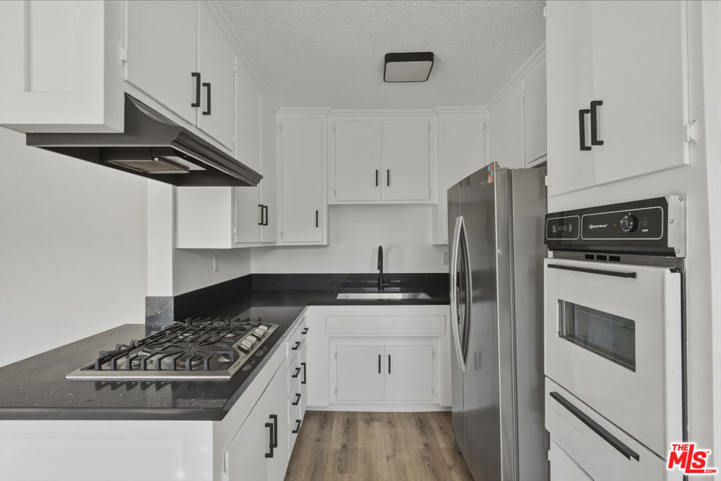 929 N Stanley Avenue - Photo 6
