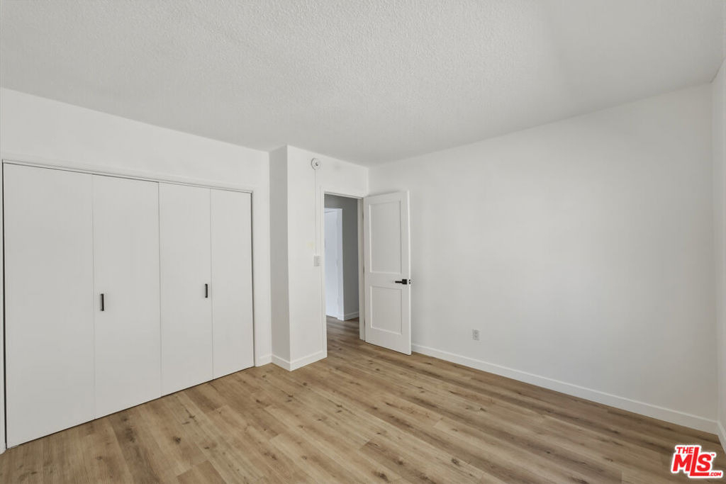 929 N Stanley Avenue - Photo 9