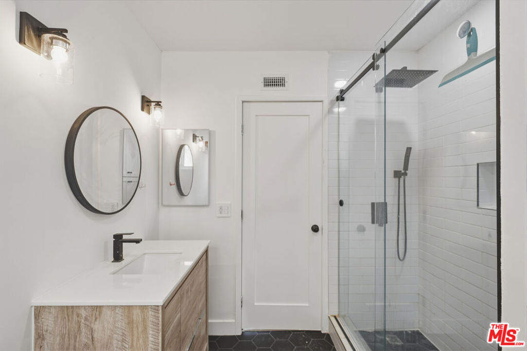 929 N Stanley Avenue - Photo 10
