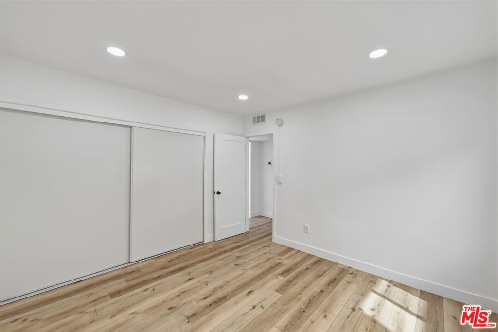 929 N Stanley Avenue - Photo 12