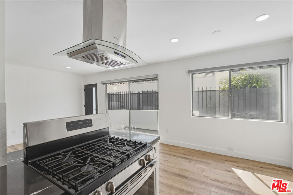 929 N Stanley Avenue - Photo 6