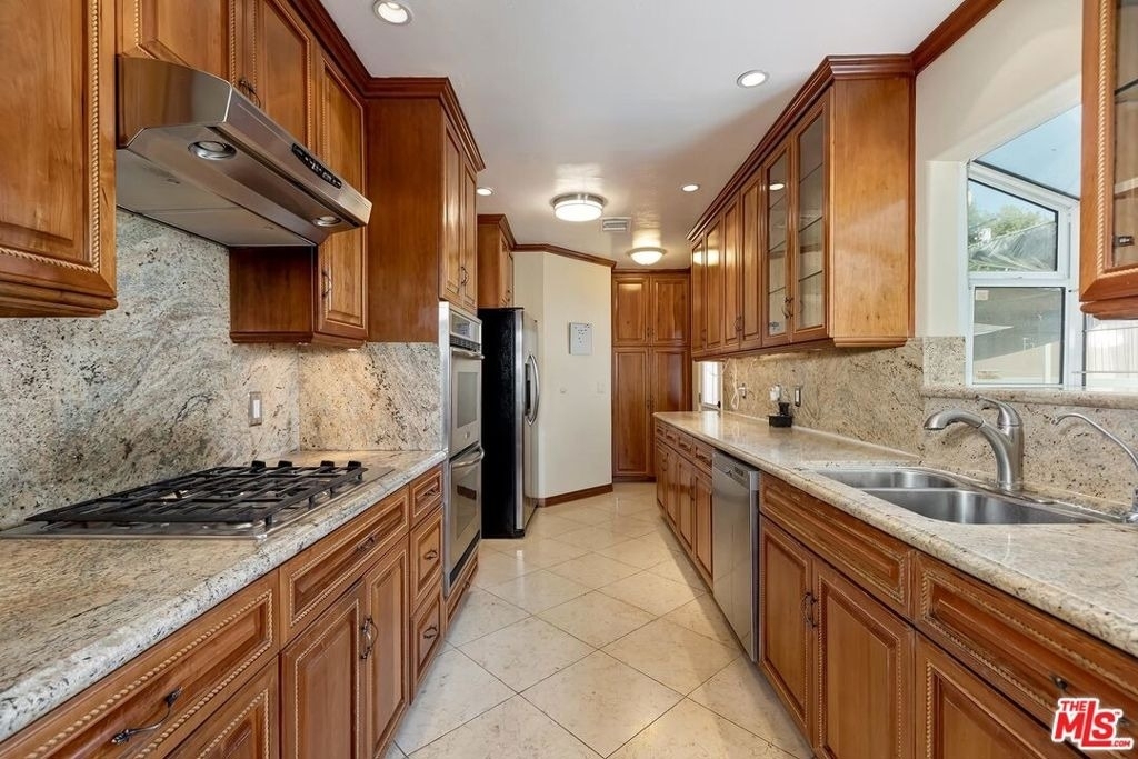 5049 Hesperia Avenue - Photo 12