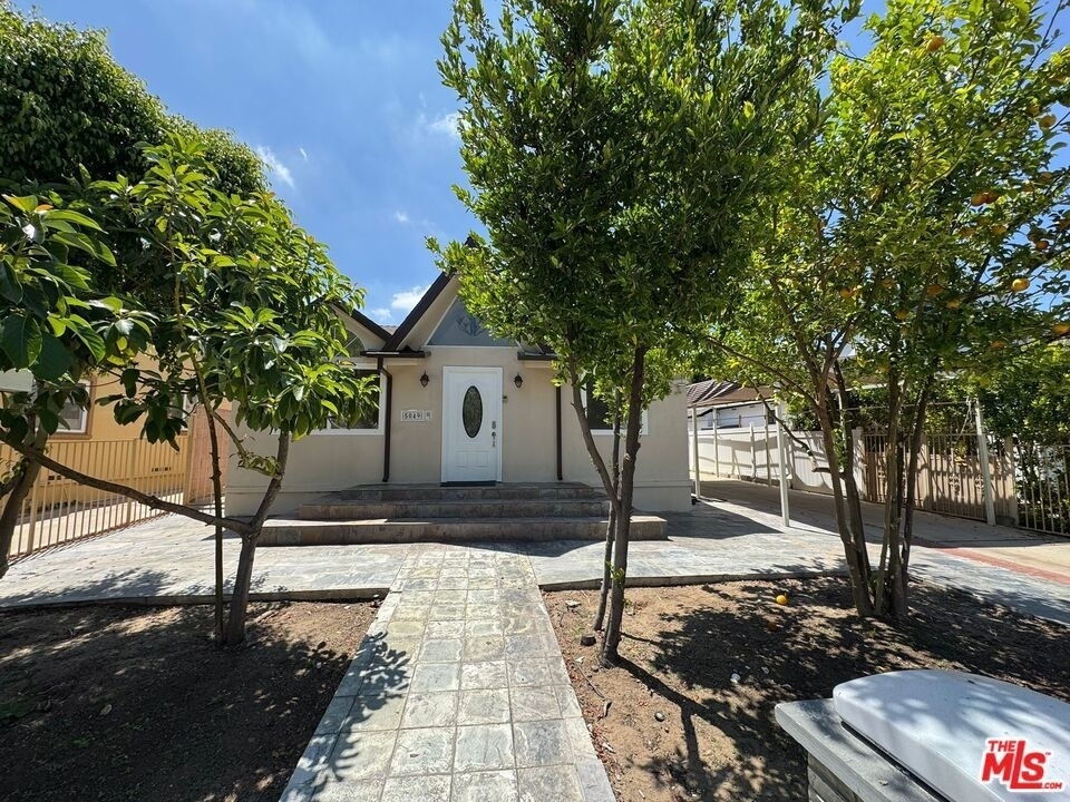 5049 Hesperia Avenue - Photo 1