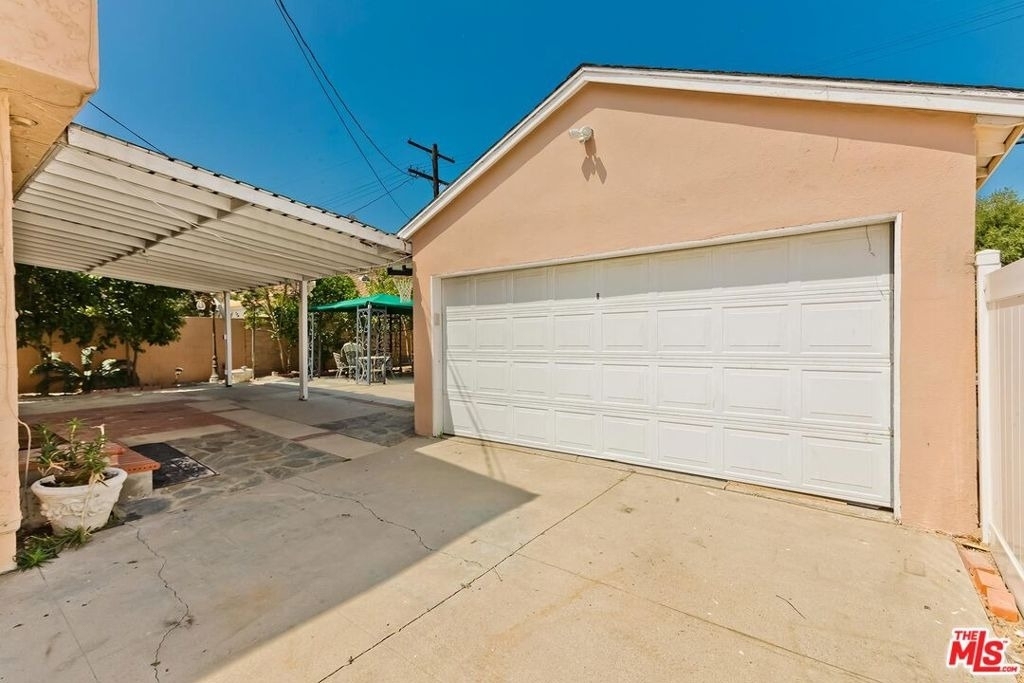 5049 Hesperia Avenue - Photo 30