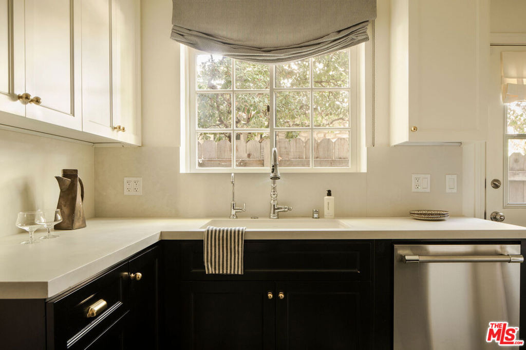 6051 Scenic Avenue - Photo 6