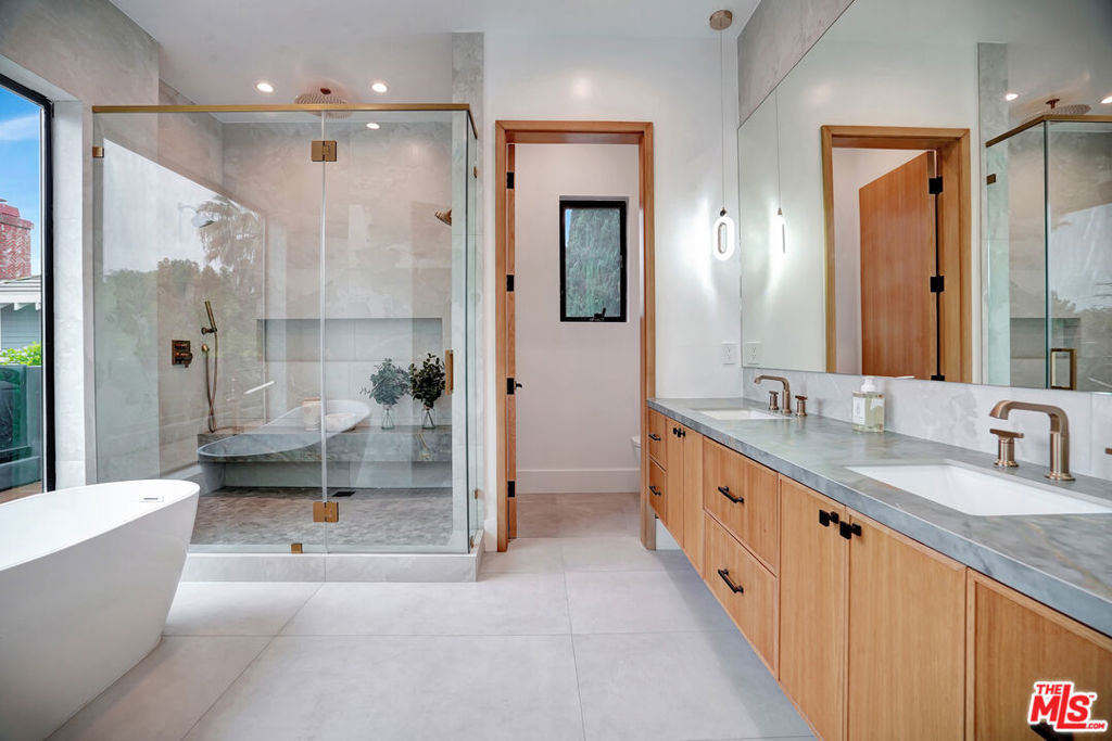 15602 Morrison Street - Photo 24