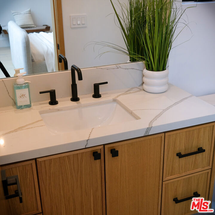 15602 Morrison Street - Photo 44
