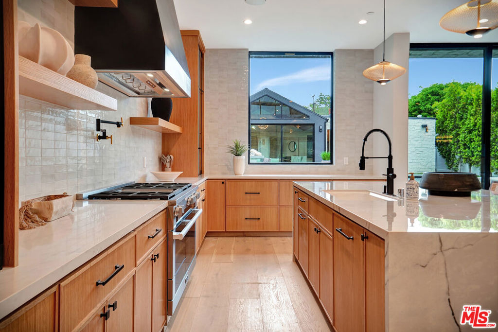 15602 Morrison Street - Photo 9