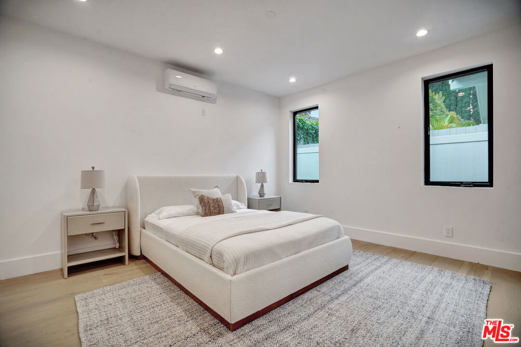 15602 Morrison Street - Photo 64