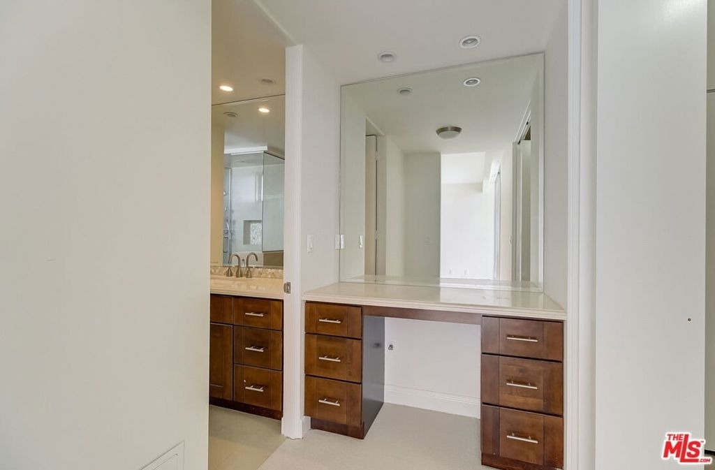 1100 Alta Loma Road - Photo 20