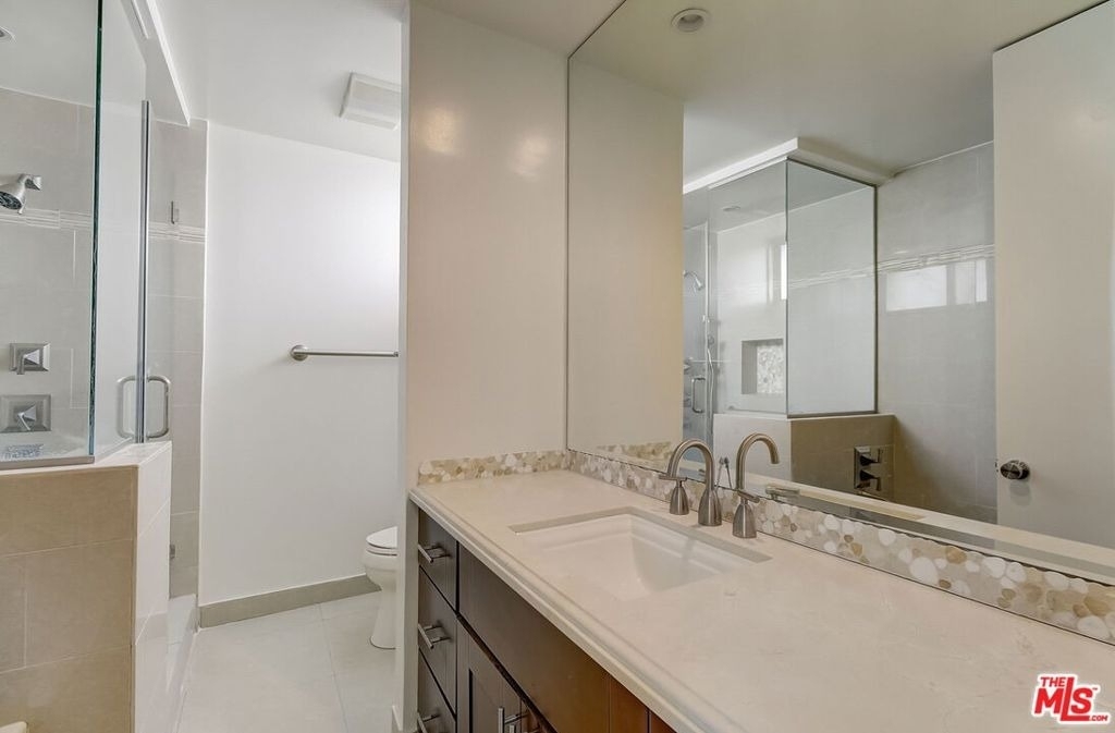 1100 Alta Loma Road - Photo 12