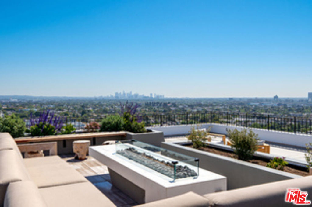 1100 Alta Loma Road - Photo 25