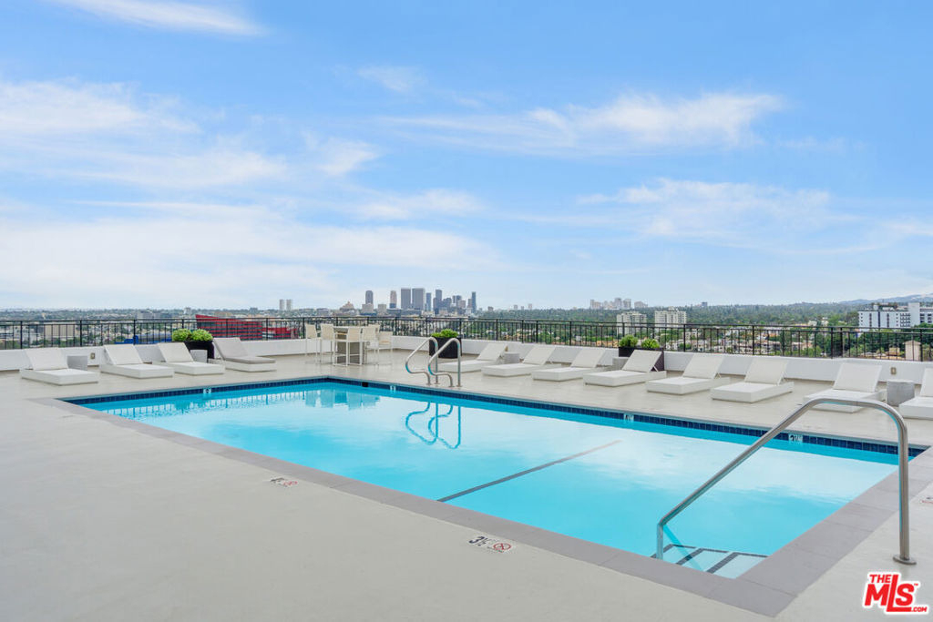 1100 Alta Loma Road - Photo 26