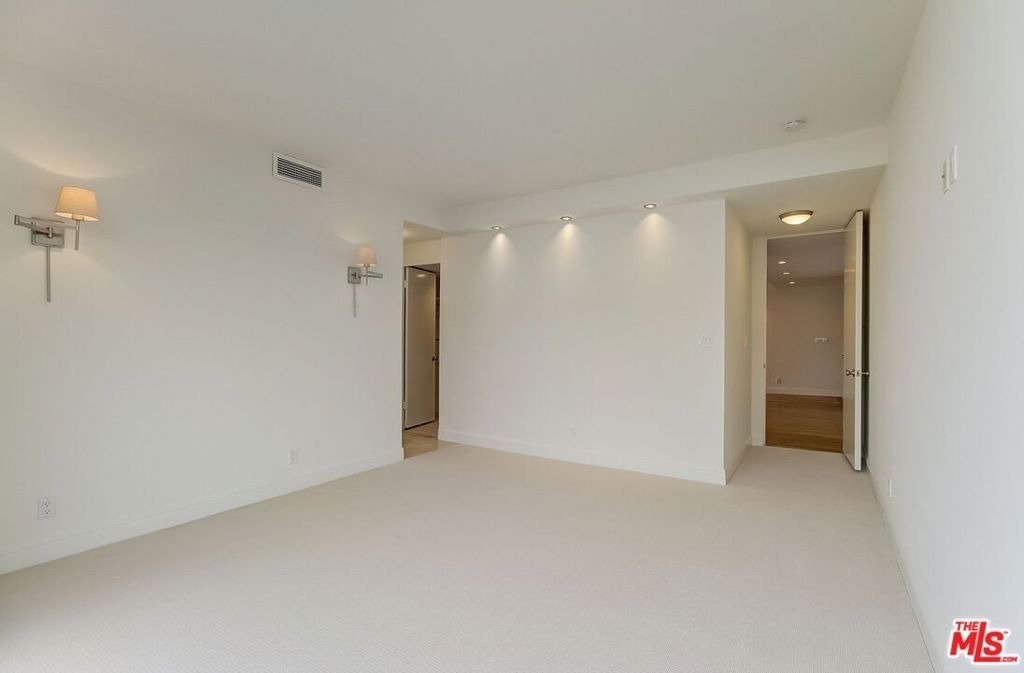 1100 Alta Loma Road - Photo 13