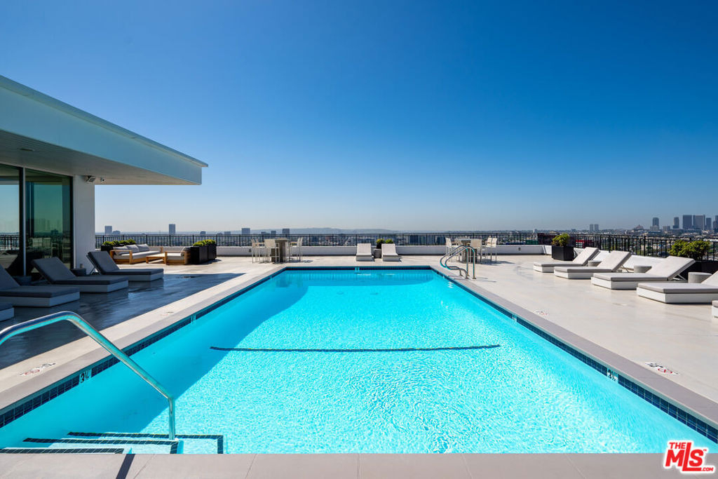1100 Alta Loma Road - Photo 23