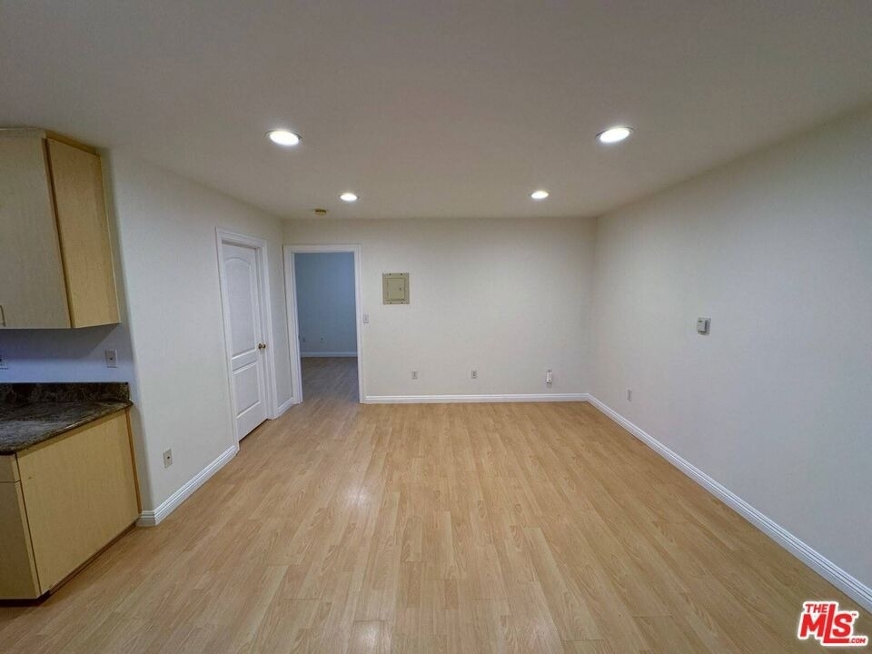 5253 Virginia Avenue - Photo 0