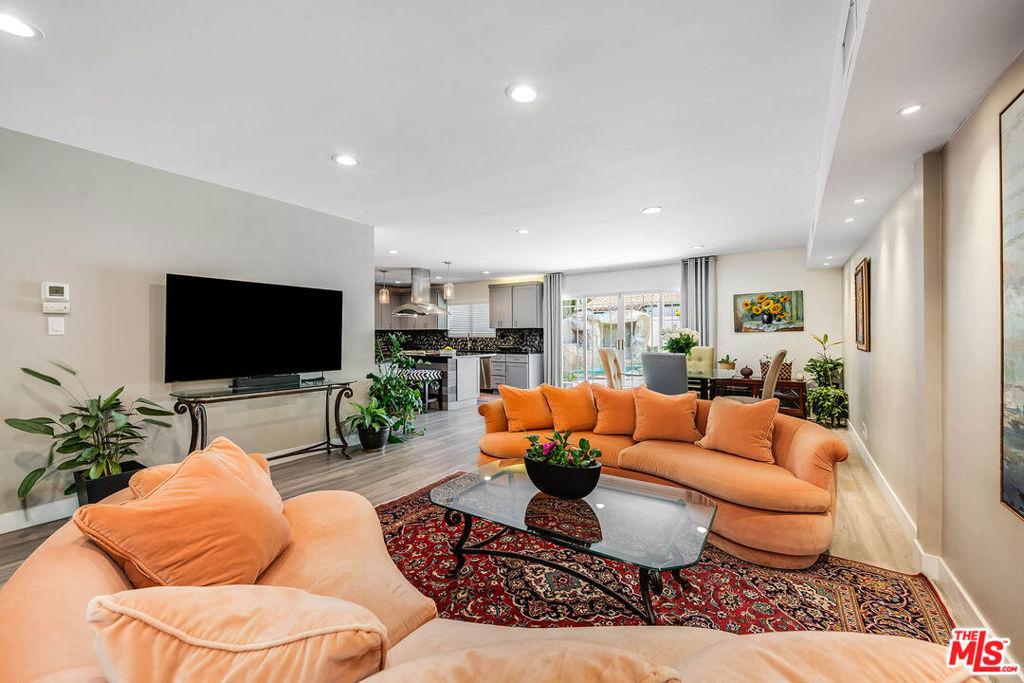 15237 Otsego Street - Photo 13