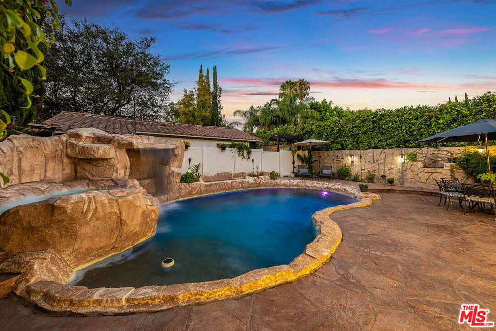 15237 Otsego Street - Photo 48