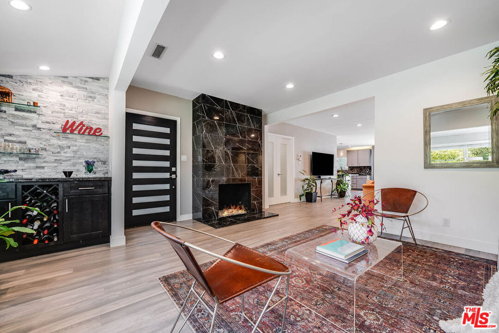 15237 Otsego Street - Photo 11