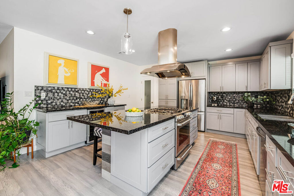 15237 Otsego Street - Photo 19