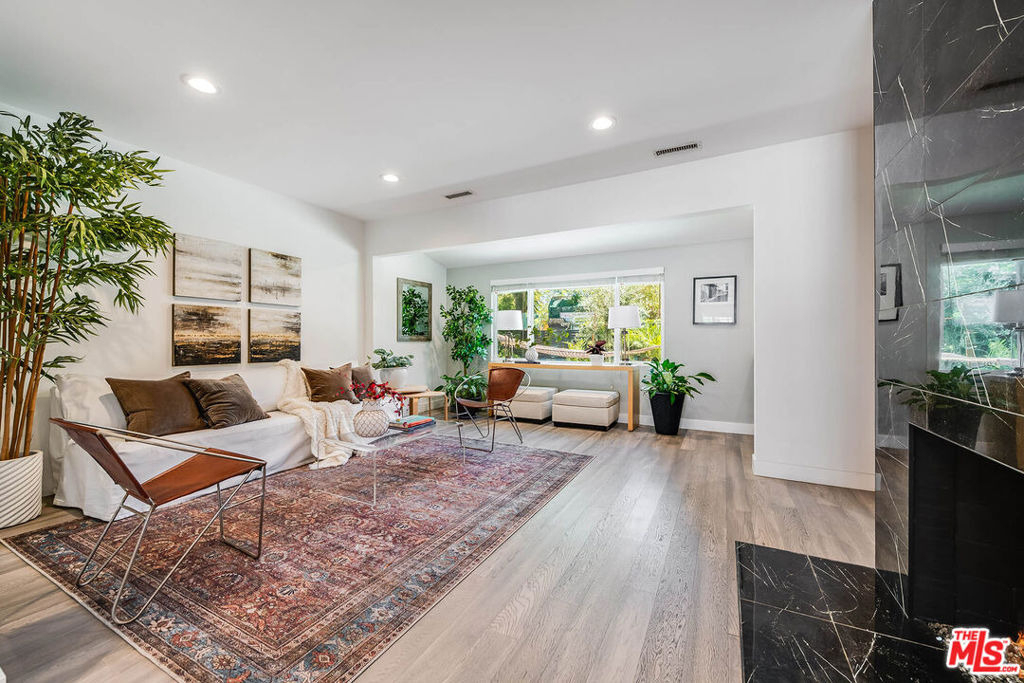 15237 Otsego Street - Photo 9
