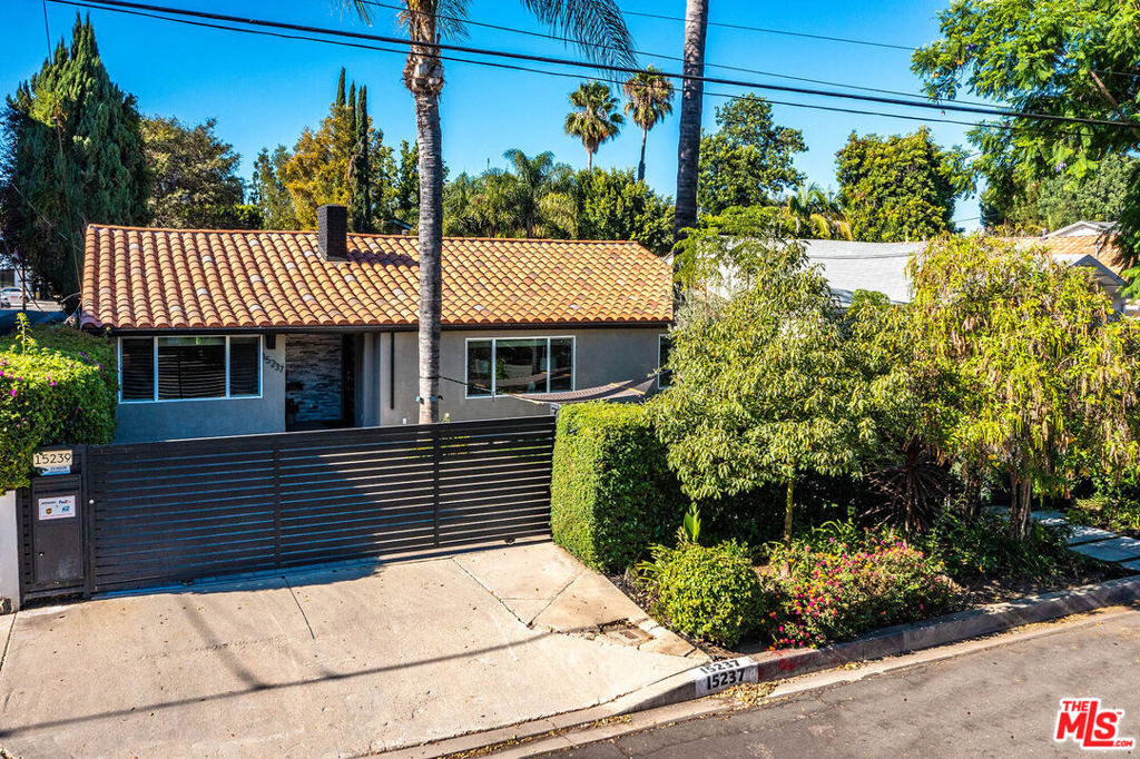 15237 Otsego Street - Photo 42