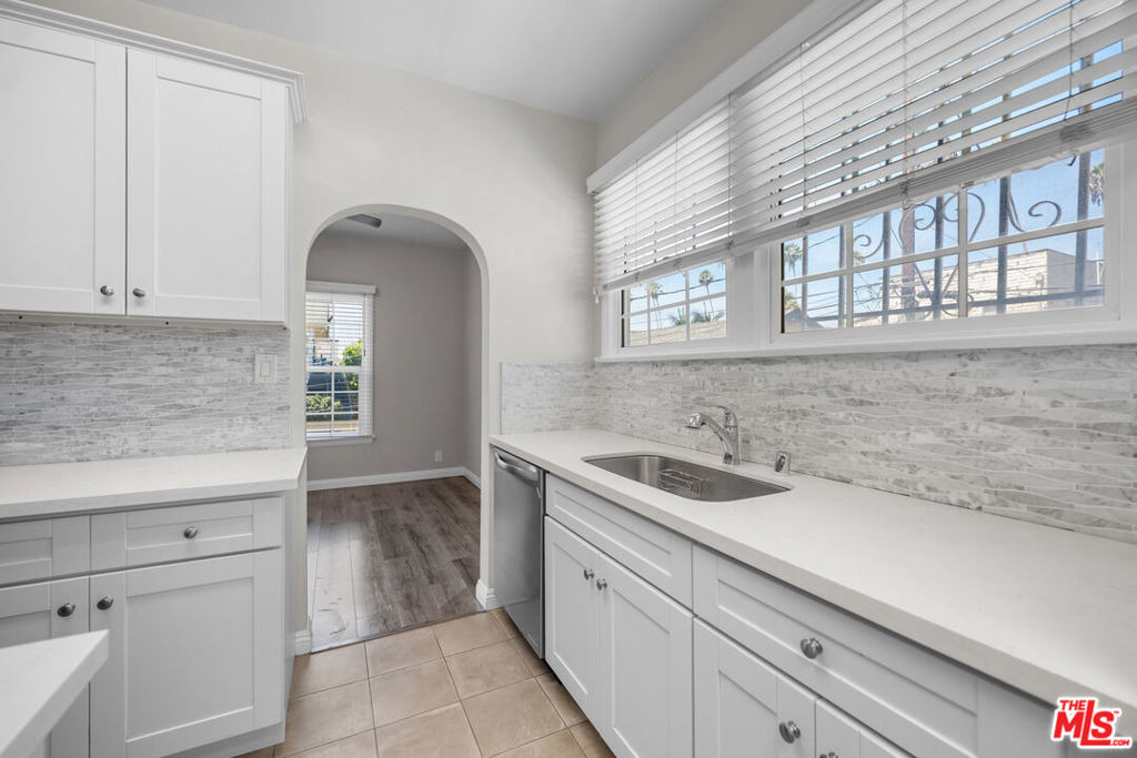 1221 4th Avenue - Photo 2