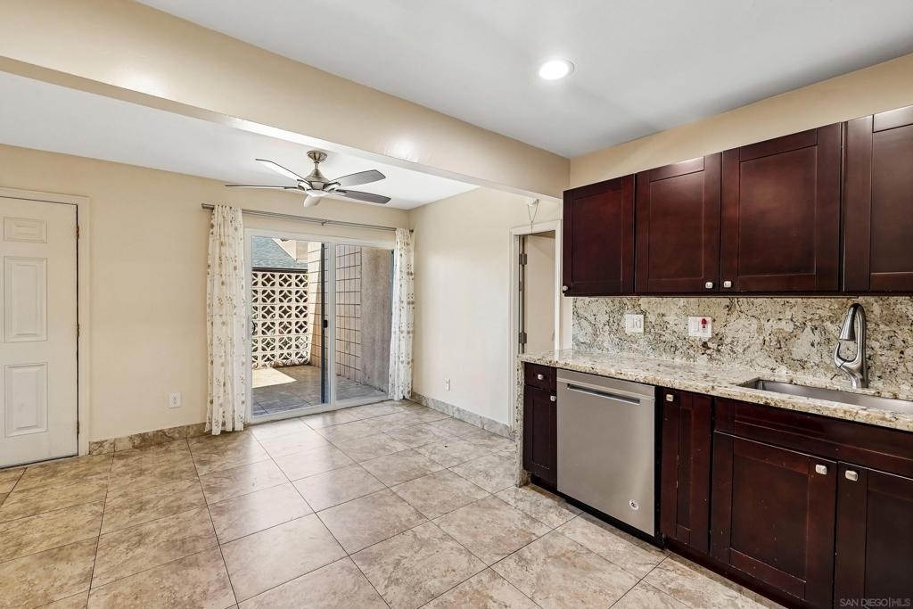 559 Oakdale - Photo 1